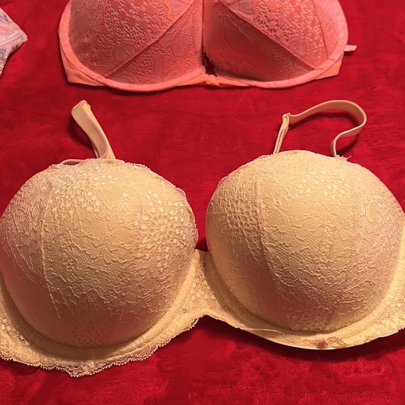 Lot of VS bras. Fits 34DDD OR 36DD. - Picture 5 of 7
